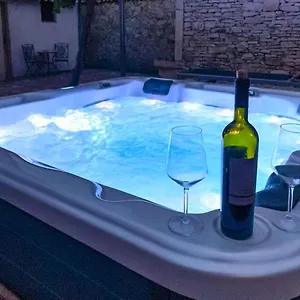 Studios Barre With Jacuzzi , Rovinj Kroatien