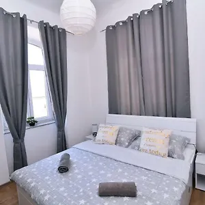 Donatella , Rijeka Kroatien